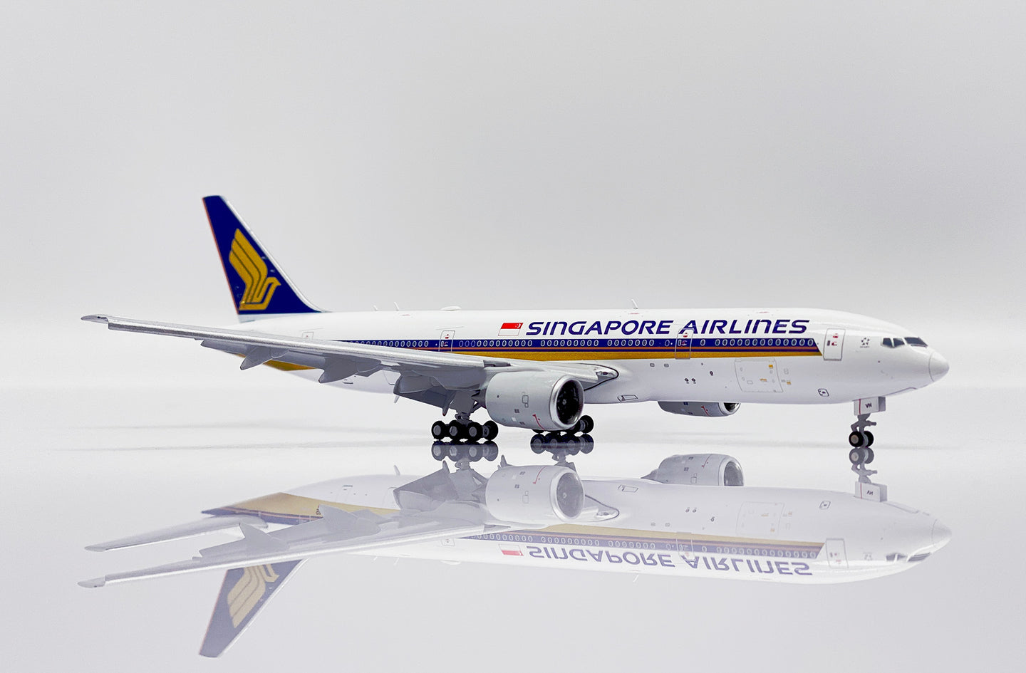 JC WINGS B777-200 SINGAPORE AIRLINES REG: 9V-SVN