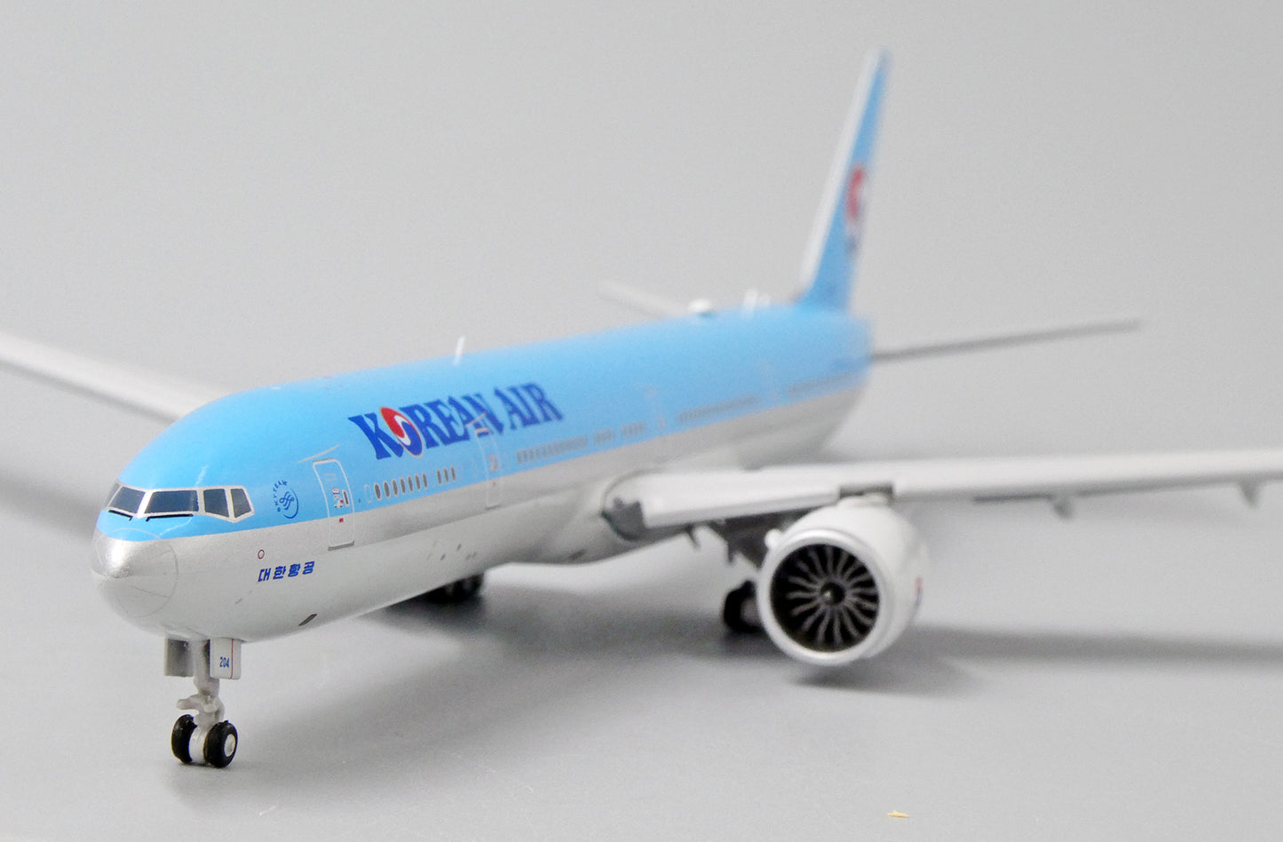 JC WINGS B777-300ER KOREAN AIR REG: HL7204
