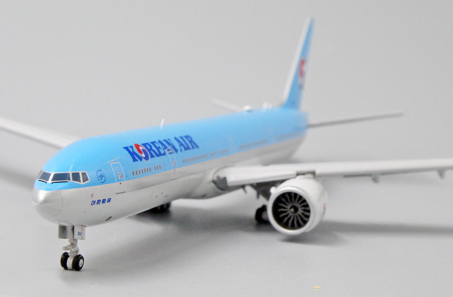 JC WINGS B777-300ER KOREAN AIR REG: HL7204