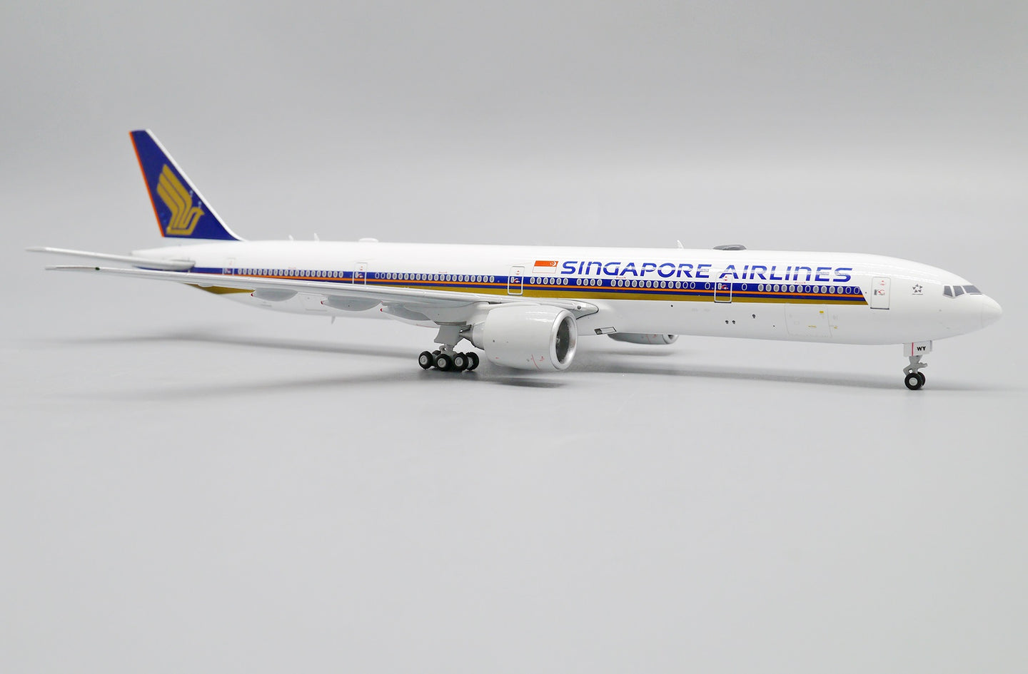 JCWINGS B777-300ER SINGAPORE AIRLINES REG: 9V-SWY