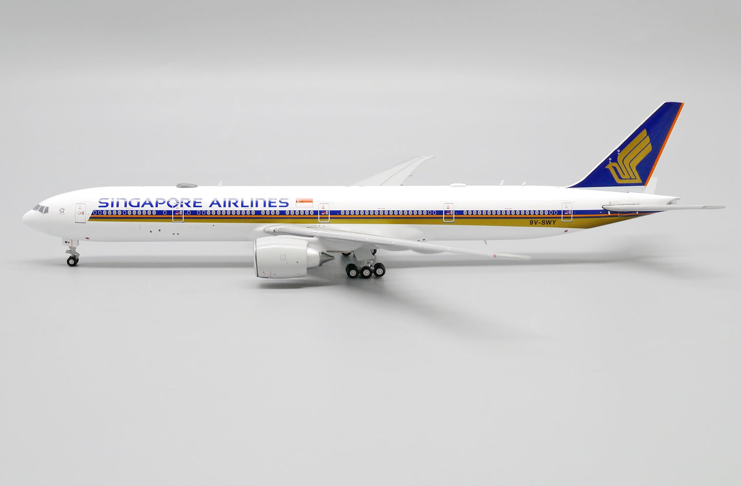 JCWINGS B777-300ER SINGAPORE AIRLINES REG: 9V-SWY