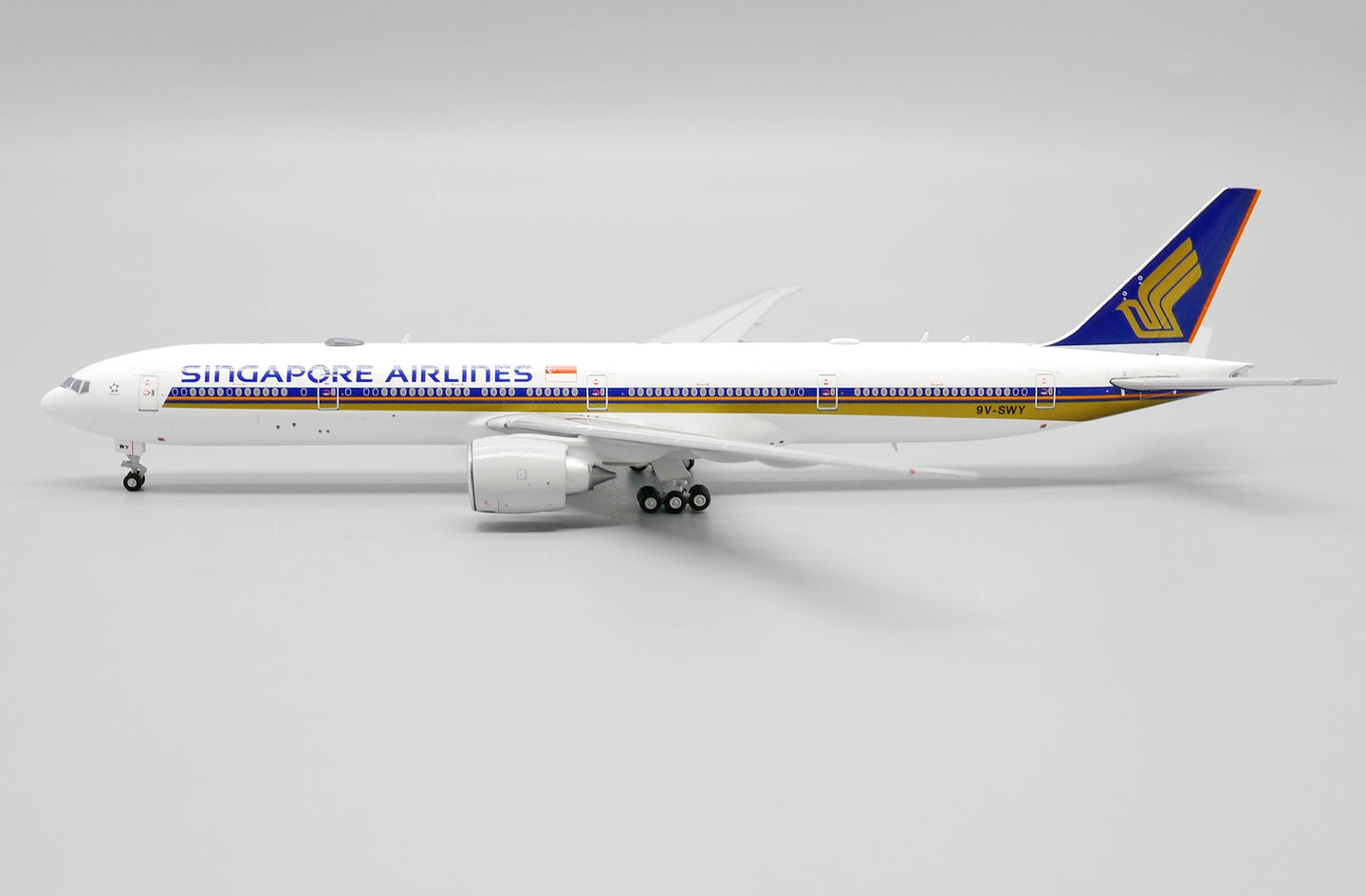 JCWINGS B777-300ER SINGAPORE AIRLINES REG: 9V-SWY