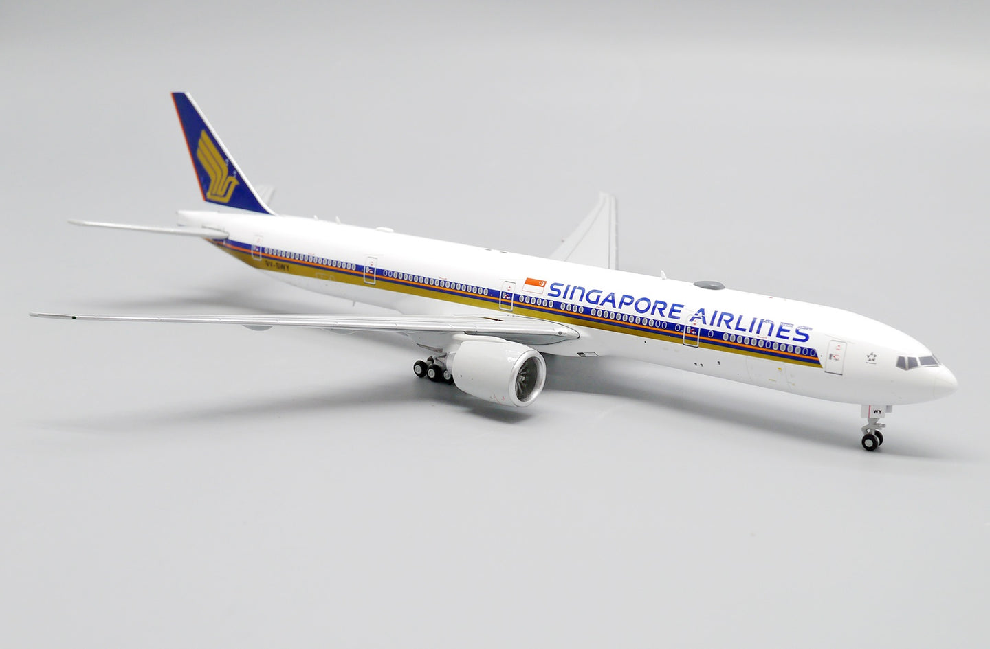 JCWINGS B777-300ER SINGAPORE AIRLINES REG: 9V-SWY