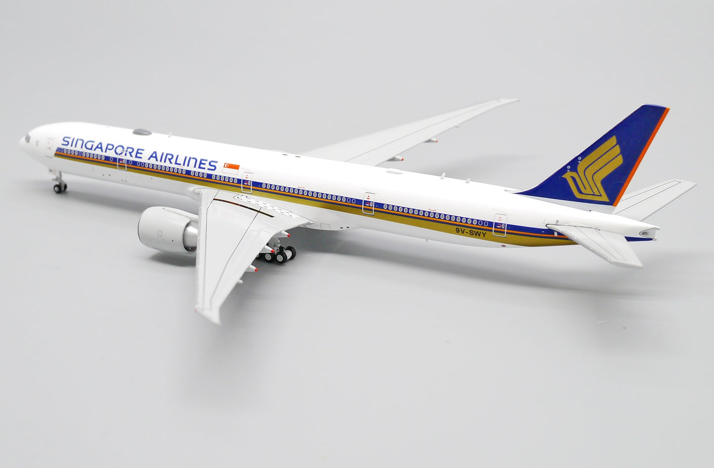 JCWINGS B777-300ER SINGAPORE AIRLINES REG: 9V-SWY