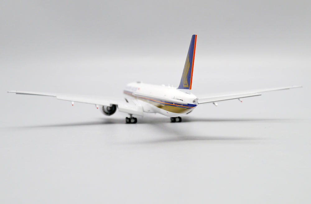 JC WINGS B777-300ER SINGAPORE AIRLINES REG: 9V-SWZ