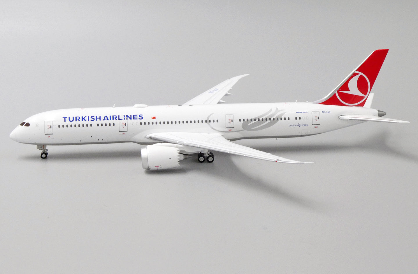 JC WINGS 787-9 TURKISH AIRLINES DREAMLINER REG: TC-LLF