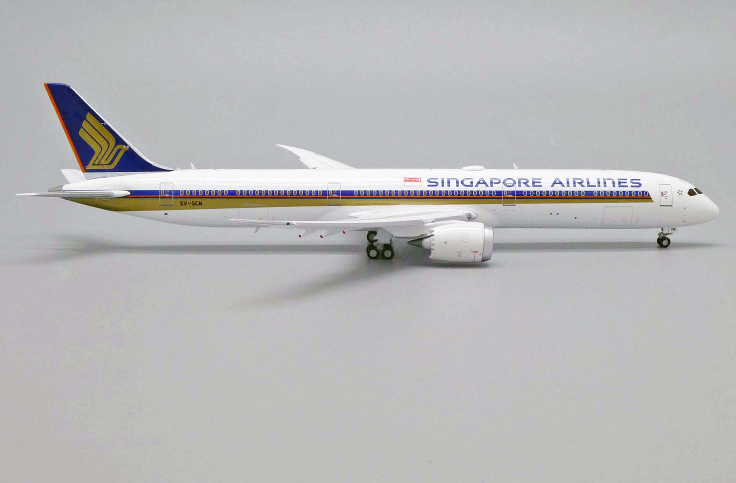 JC WINGS B787-10 SINGAPORE AIRLINES DREAMLINER REG: 9V-SCM (FLAPS DOWN)