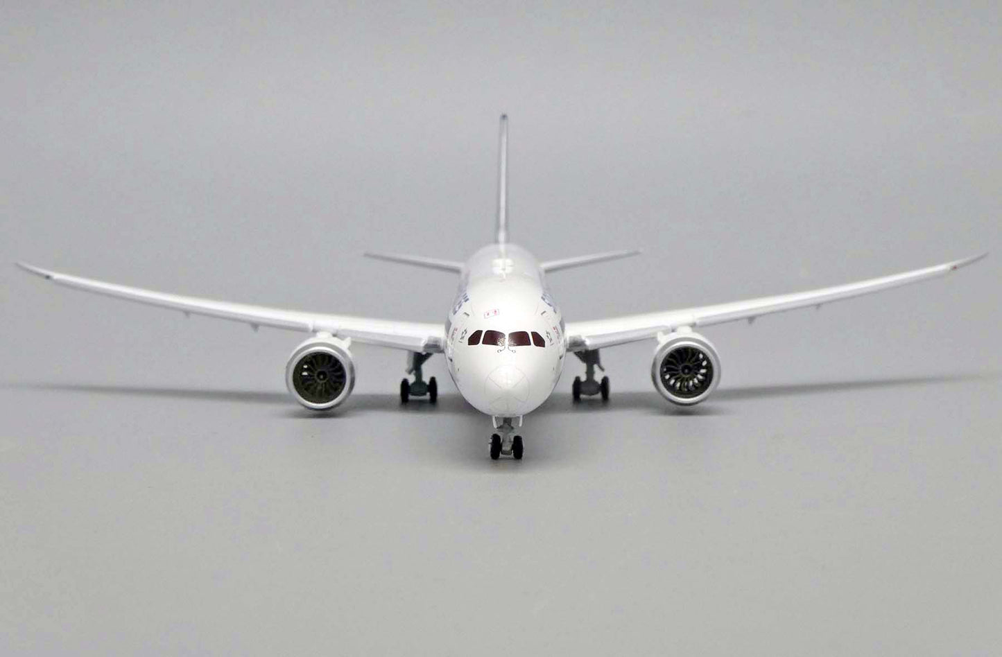 JC WINGS B787-10 SINGAPORE AIRLINES DREAMLINER REG: 9V-SCM (FLAPS DOWN)