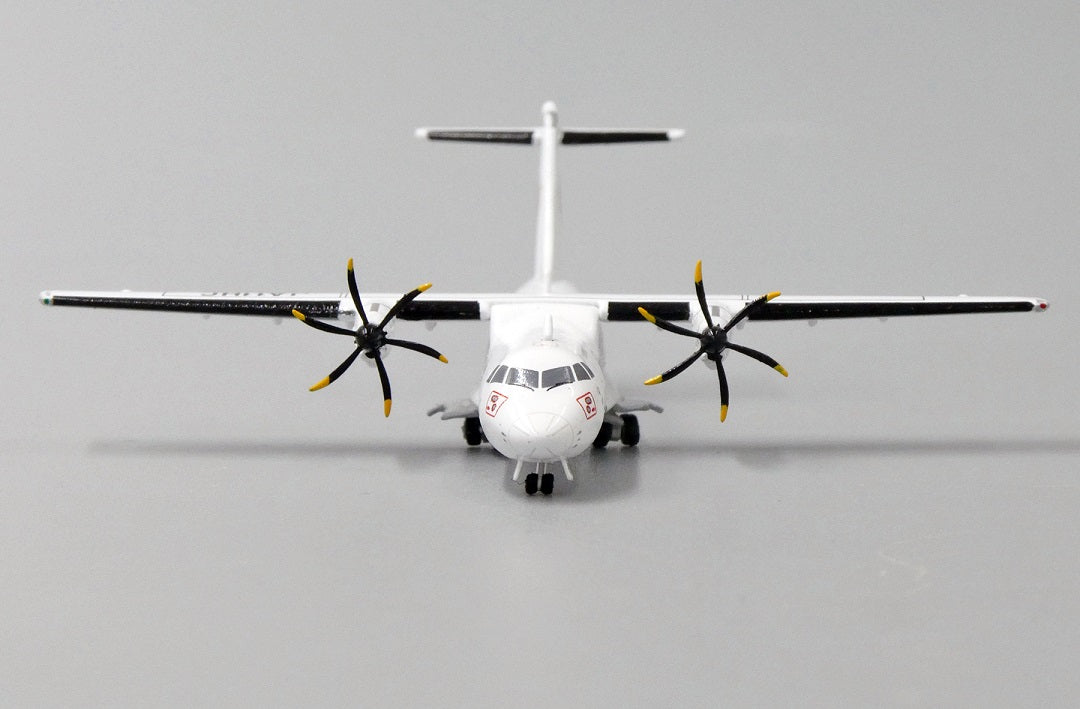 JC WINGS ATR 42 HOKKAIDO AIR SYSTEM REG: JA11HC