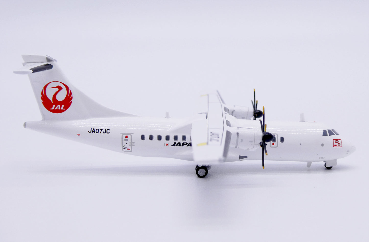 JC WINGS ATR42-600 JAPAN AIR COMMUTER REG: JA07JC