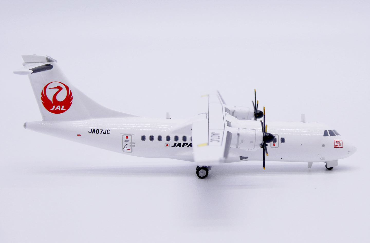 JC WINGS ATR42-600 JAPAN AIR COMMUTER REG: JA07JC