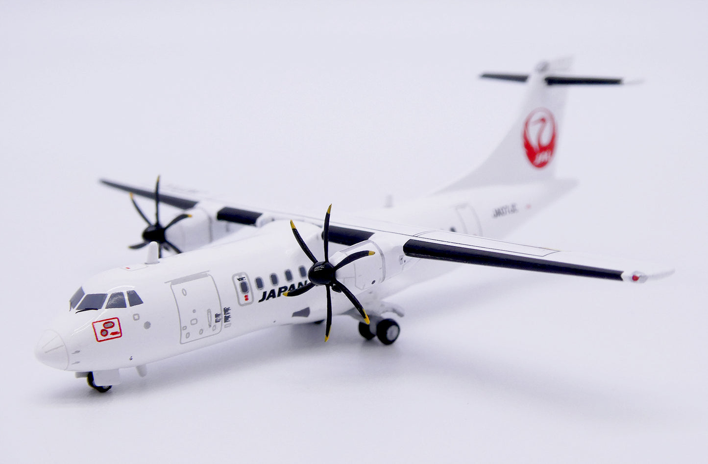 JC WINGS ATR42-600 JAPAN AIR COMMUTER REG: JA07JC