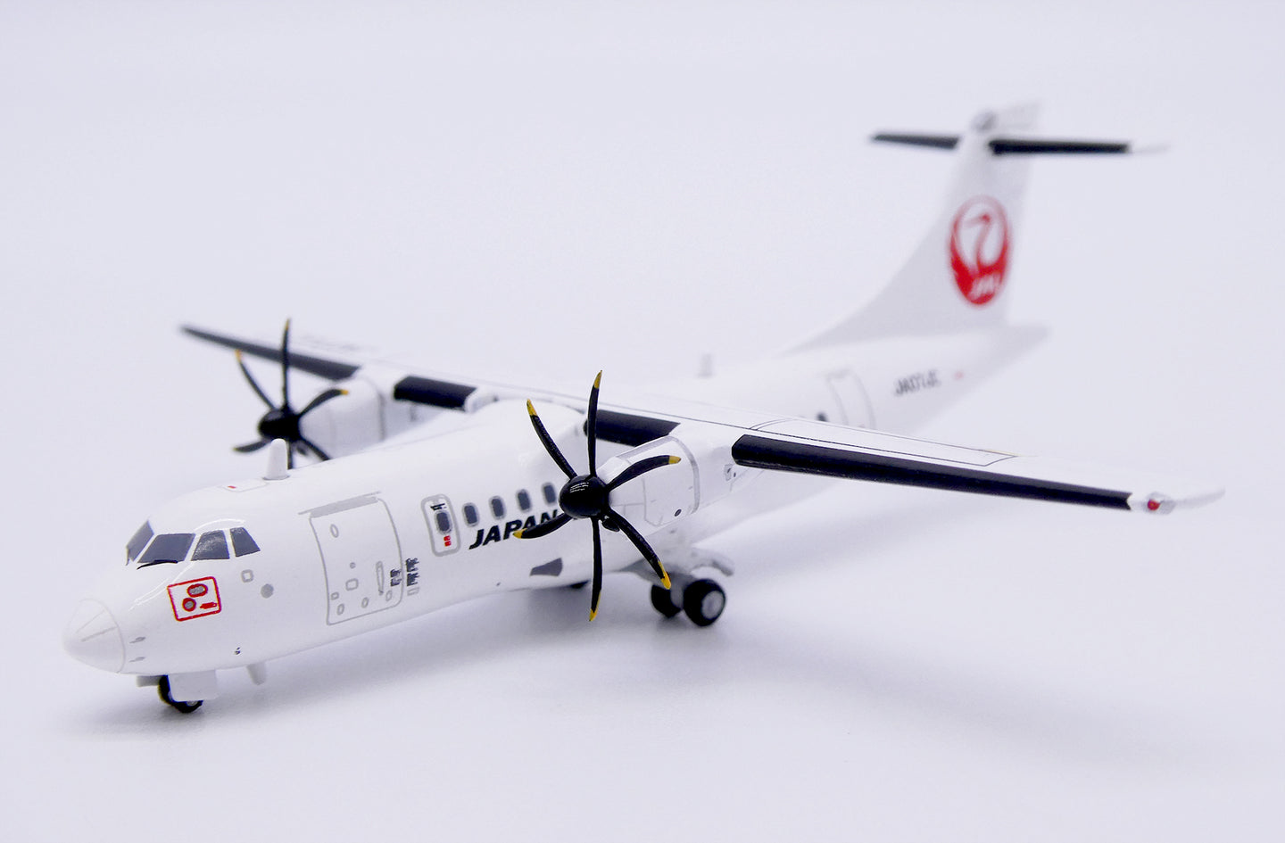 JC WINGS ATR42-600 JAPAN AIR COMMUTER REG: JA07JC