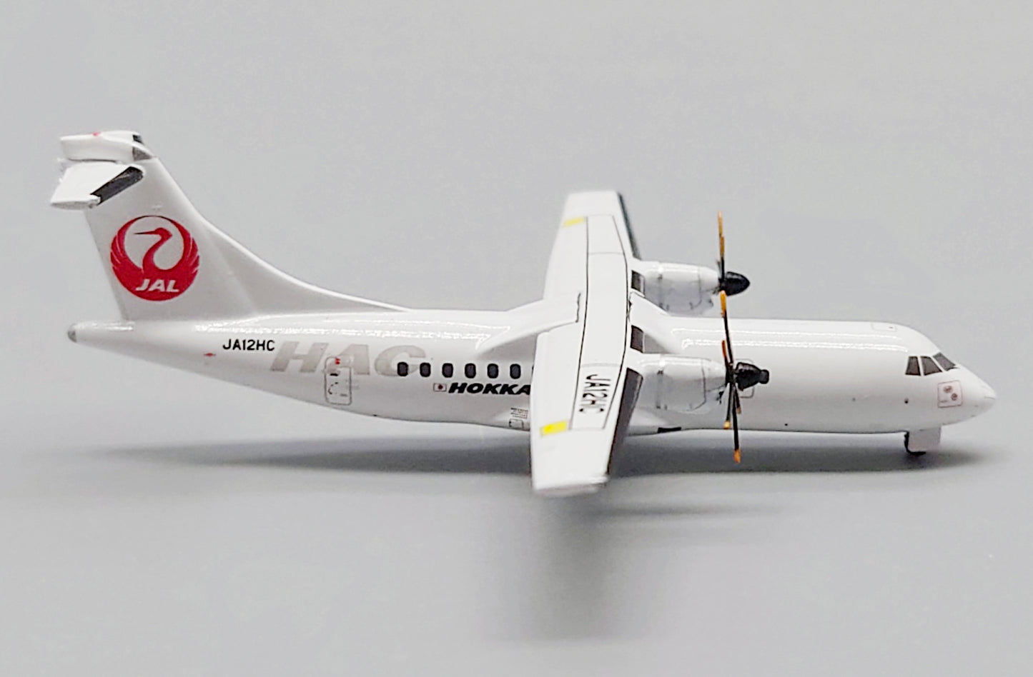 JC WINGS HOKKAIDO AIR SYSTEM ATR42-600 REG: JA12HC