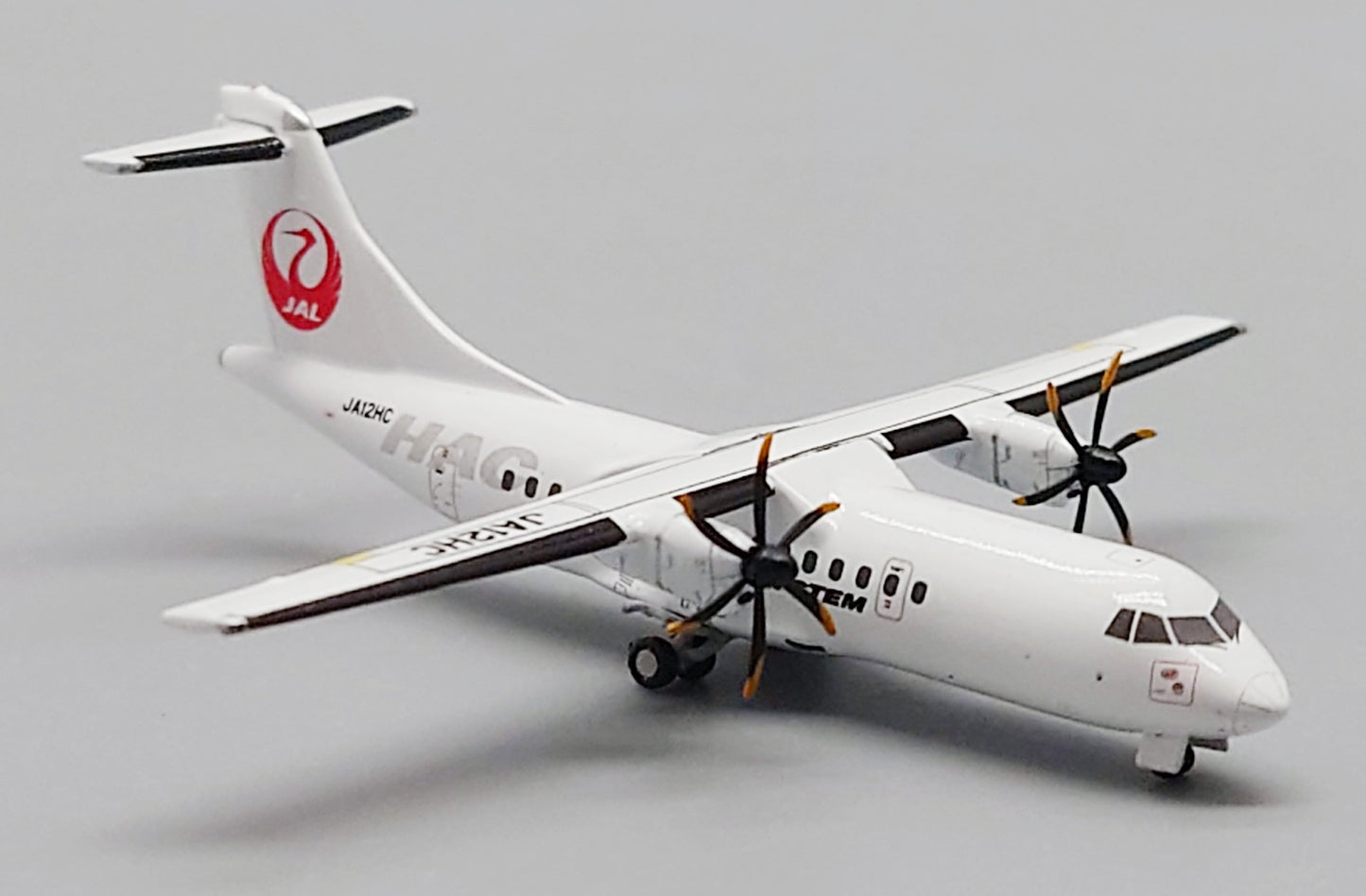 JC WINGS HOKKAIDO AIR SYSTEM ATR42-600 REG: JA12HC