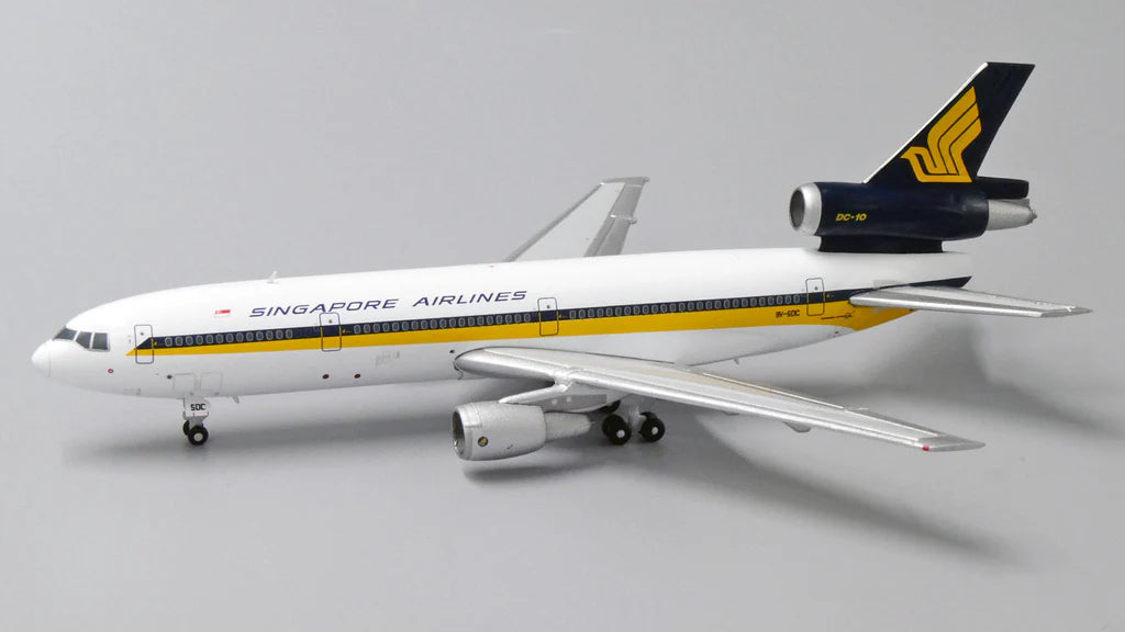 JCWINGS DC-10-30 SINGAPORE AIRLINES REG: 9V-SDC