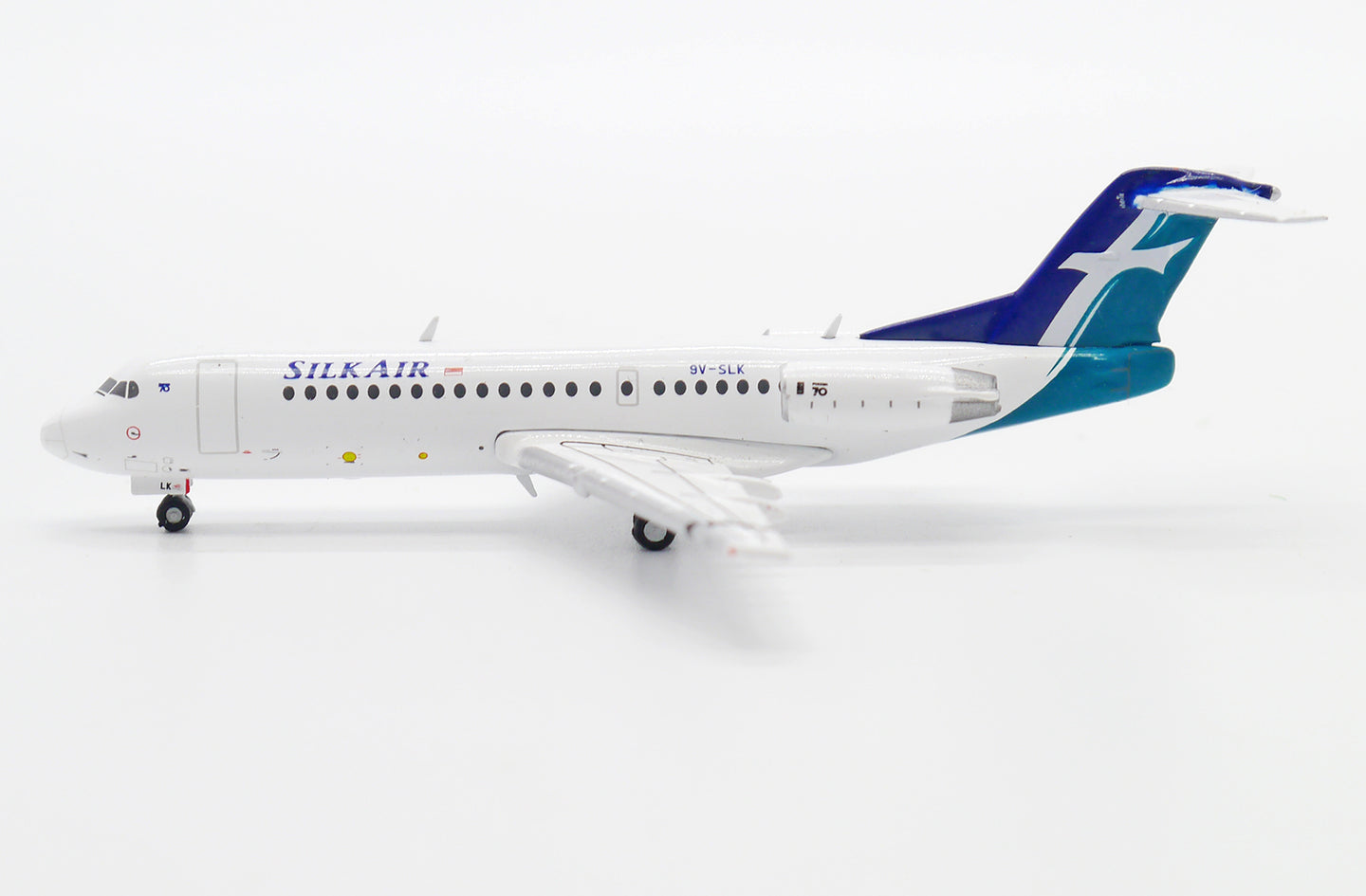 JC WINGS FOKKER 70 SILKAIR REG: 9V-SLK