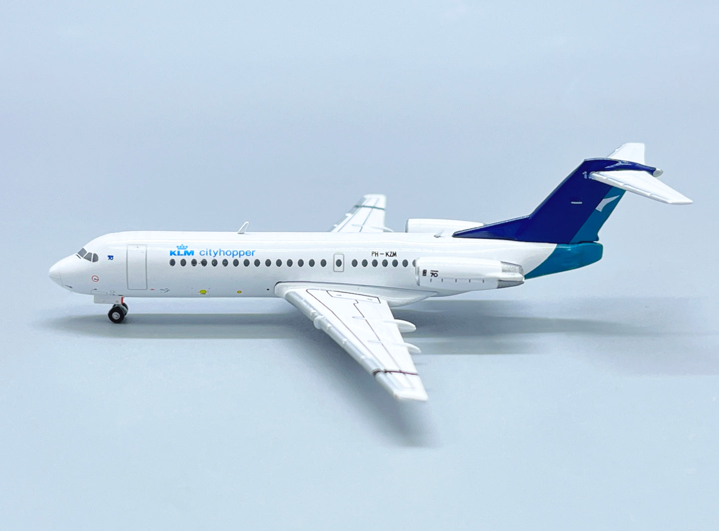 JC WINGS FOKKER 70 KLM CITYHOPPER "SILKAIR HYBRID LIVERY" REG: PH-KZM