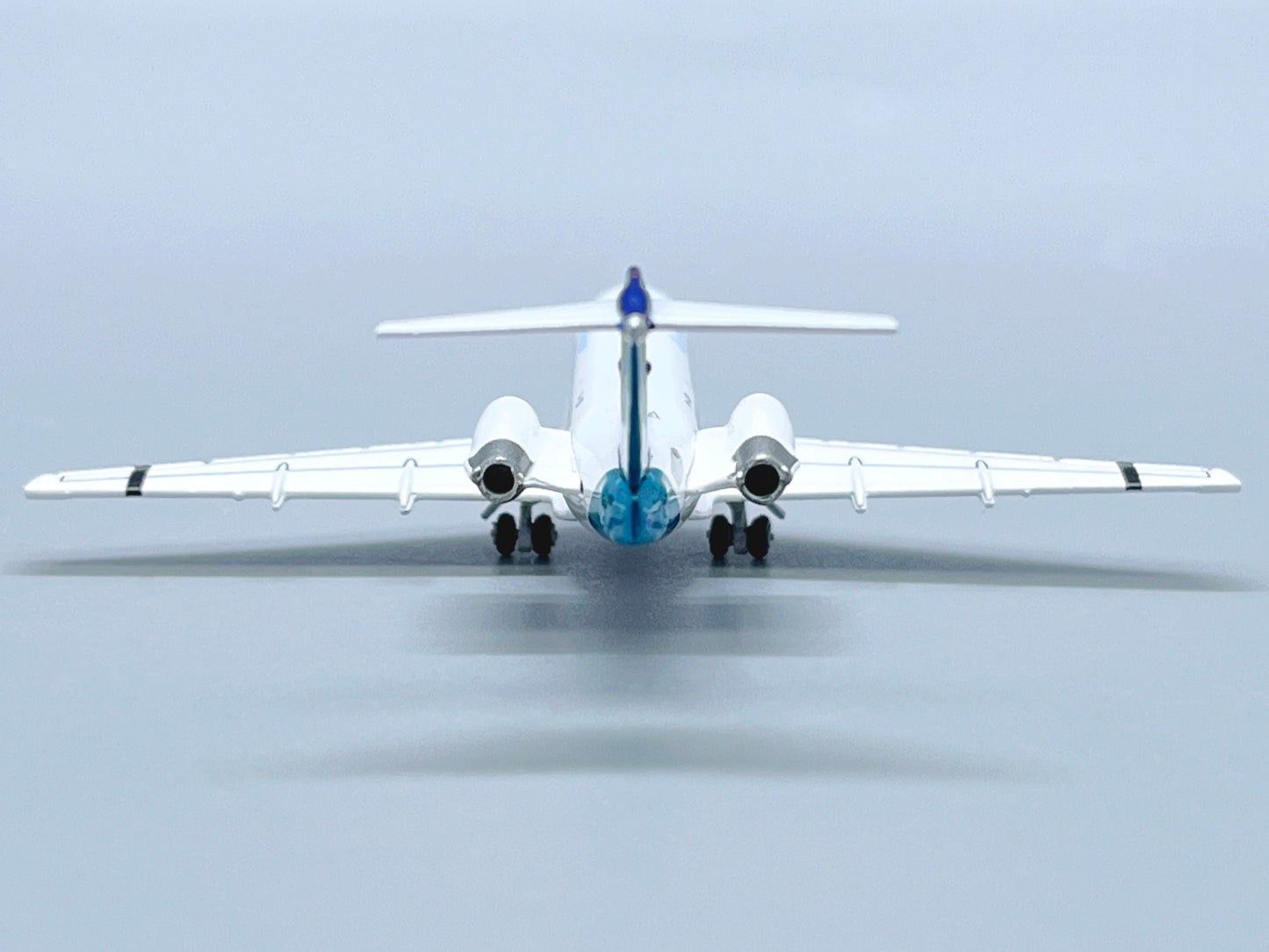 JC WINGS FOKKER 70 KLM CITYHOPPER "SILKAIR HYBRID LIVERY" REG: PH-KZM