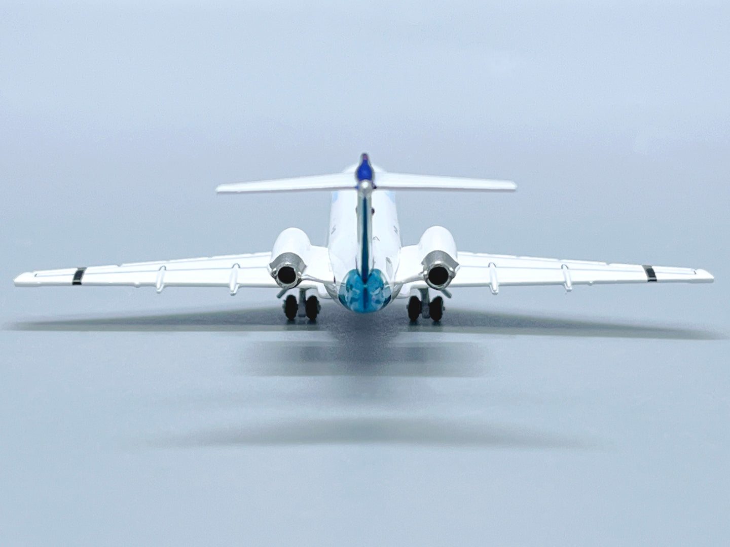 JC WINGS FOKKER 70 KLM CITYHOPPER "SILKAIR HYBRID LIVERY" REG: PH-KZM