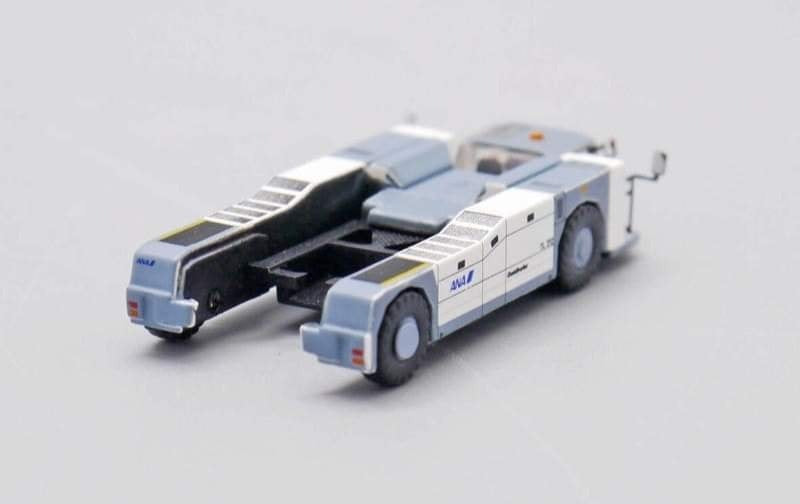 JCWINGS ANA TOWBARLESS TRACTOR