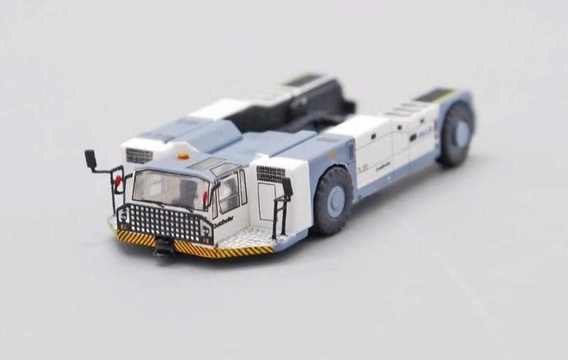 JCWINGS ANA TOWBARLESS TRACTOR
