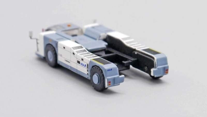 JCWINGS ANA TOWBARLESS TRACTOR
