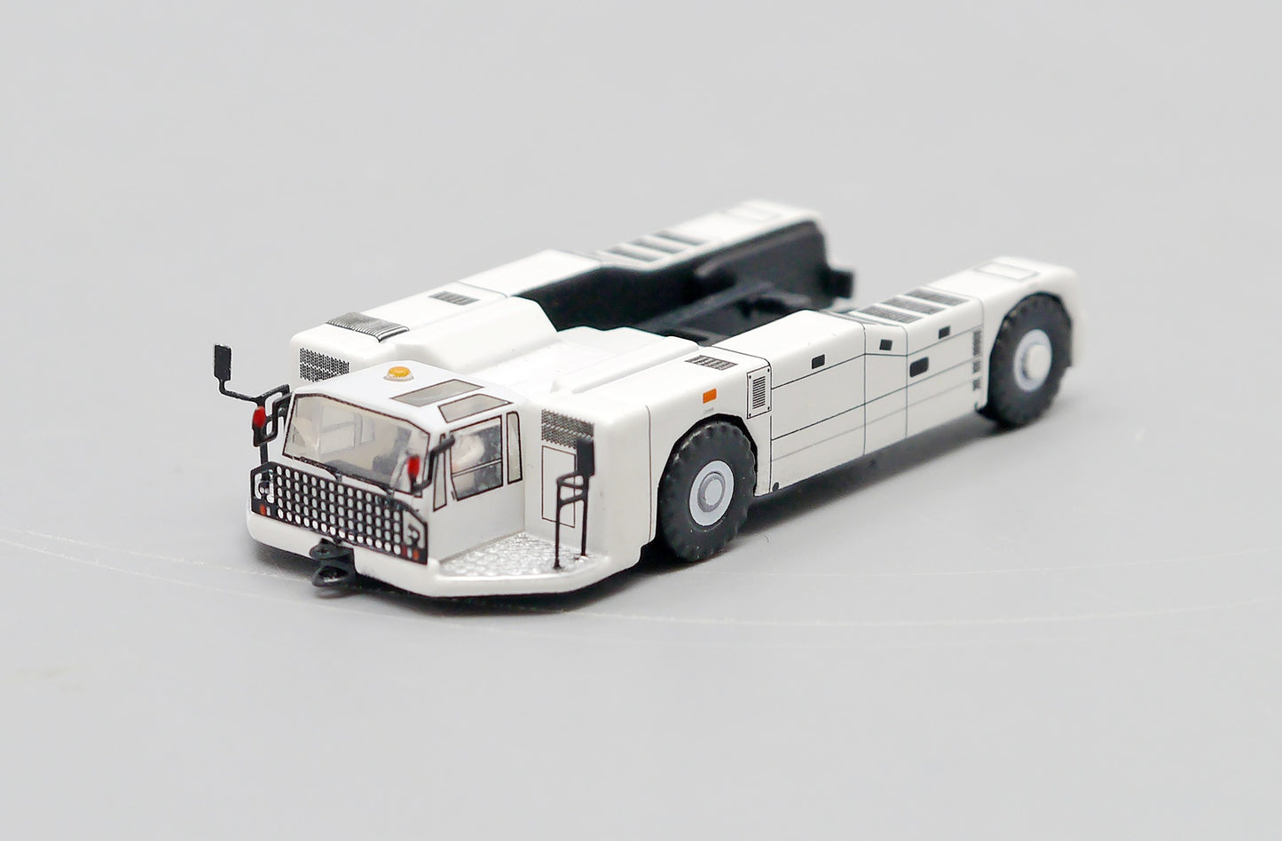 JCWINGS BLANK TOWBARLESS TRACTOR