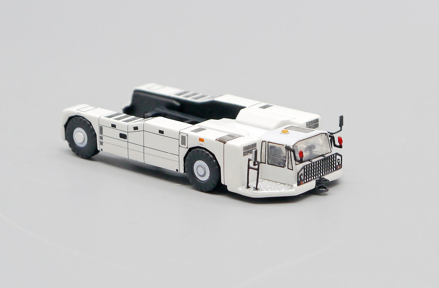 JCWINGS BLANK TOWBARLESS TRACTOR