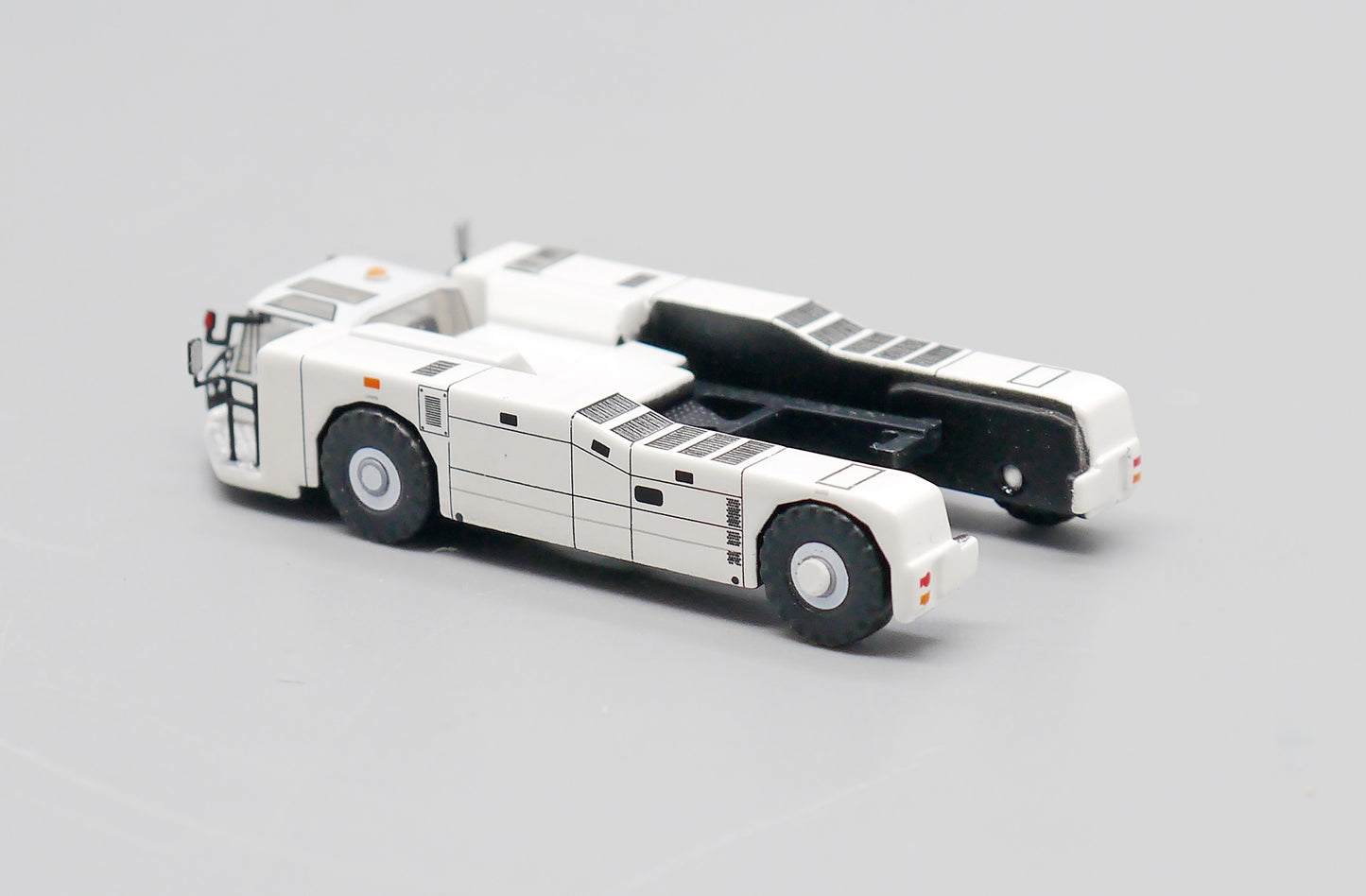 JCWINGS BLANK TOWBARLESS TRACTOR