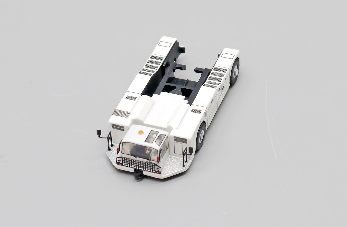 JCWINGS BLANK TOWBARLESS TRACTOR