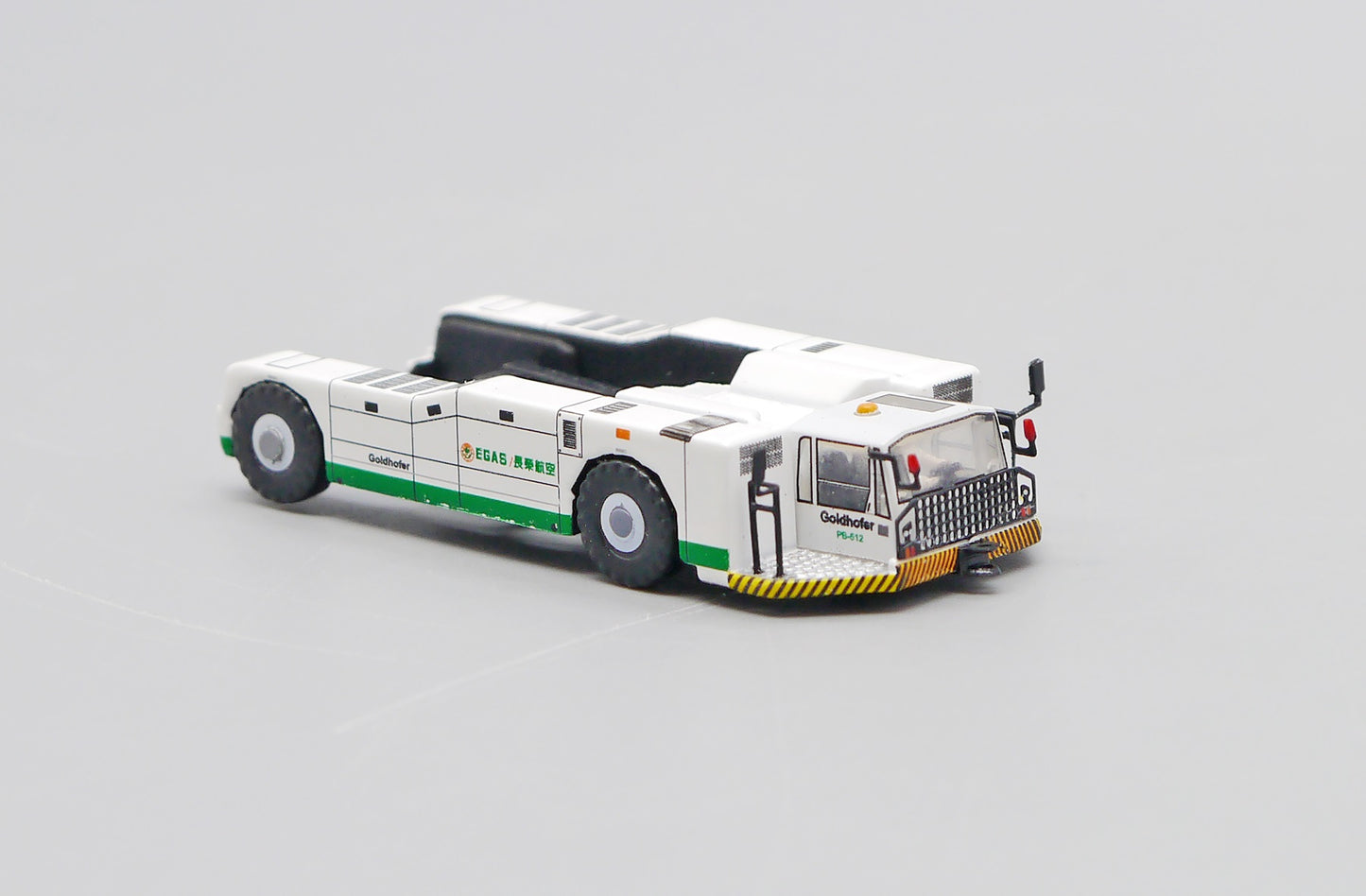 JCWINGS EVA AIR TOWBARLESS TRACTOR