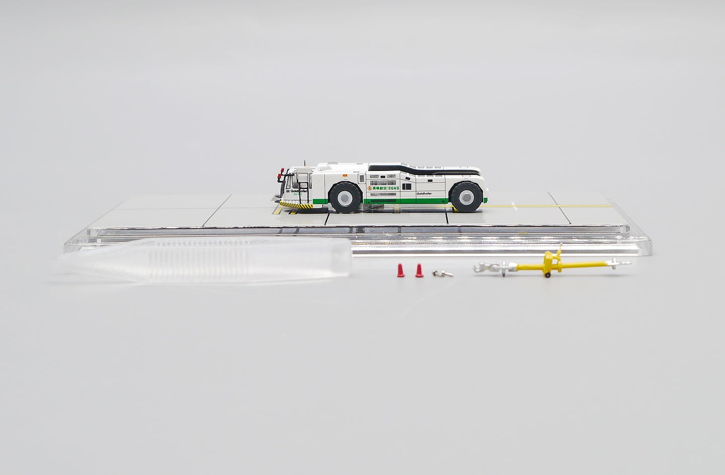 JCWINGS EVA AIR TOWBARLESS TRACTOR