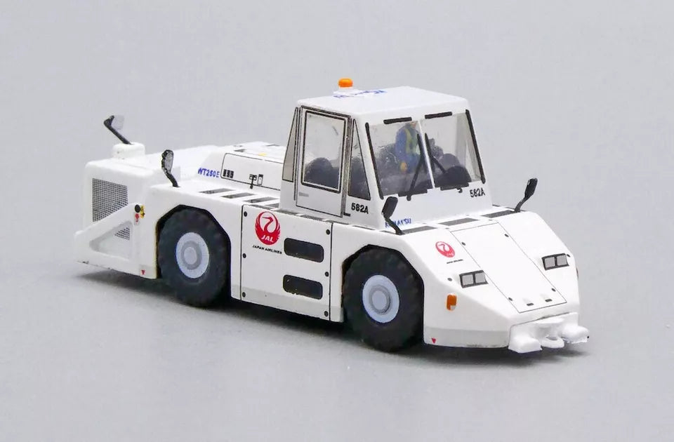 JC WINGS JAPANESE AIR LINES (JAL) "OLD COLOURS" WT250E PUSHBACK TUG