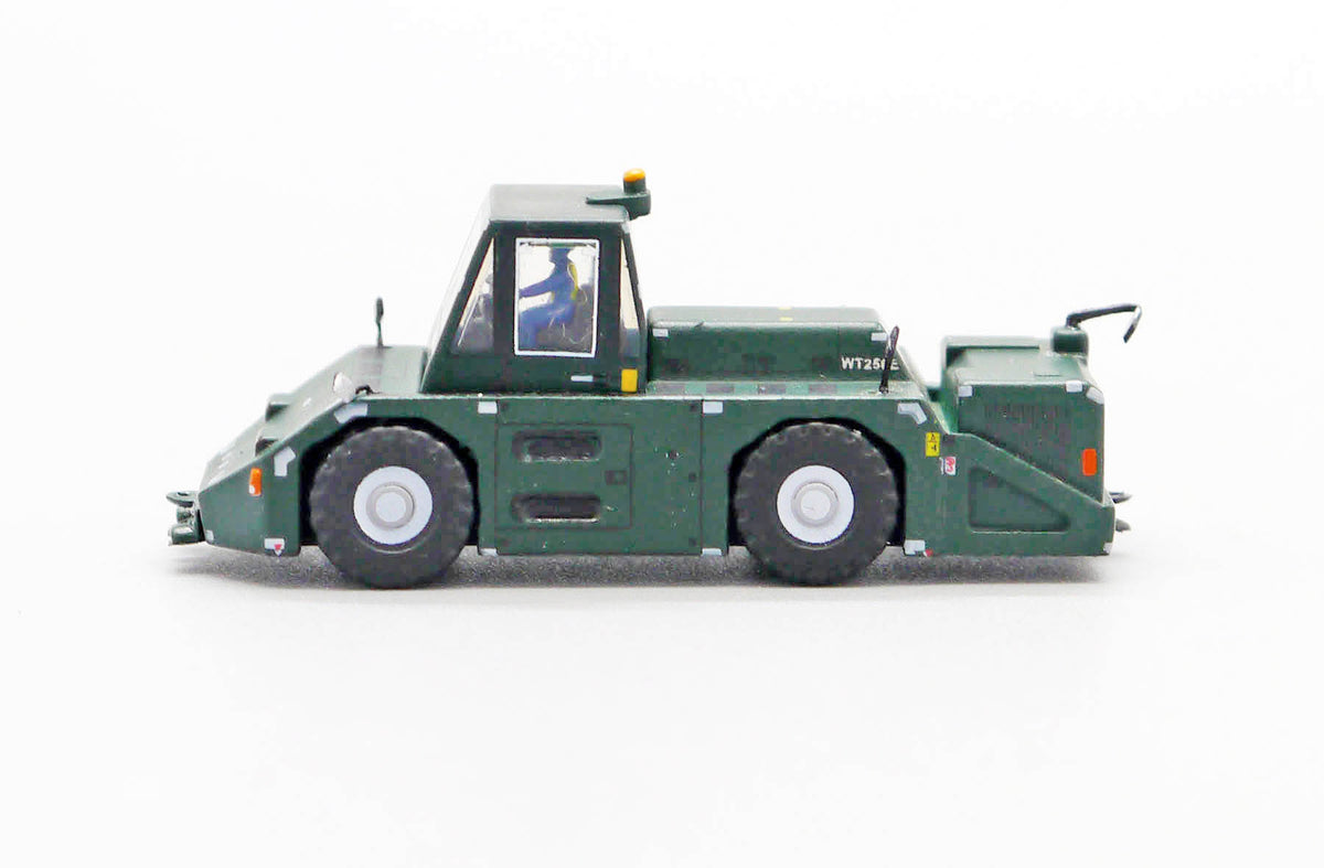 JC WINGS JASDF WT250E PUSHBACK TUG