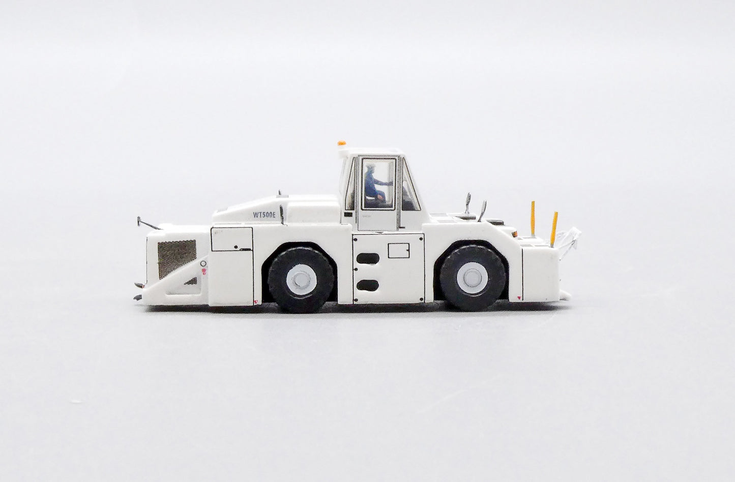 JCWINGS BLANK WT500E TOWING TRACTOR