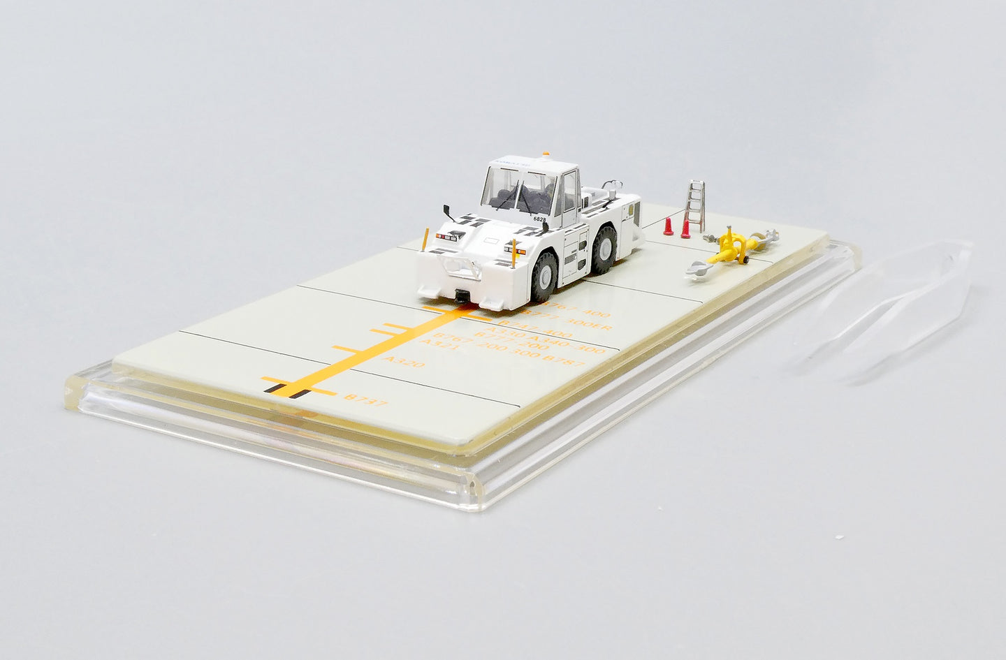 JCWINGS BLANK WT500E TOWING TRACTOR