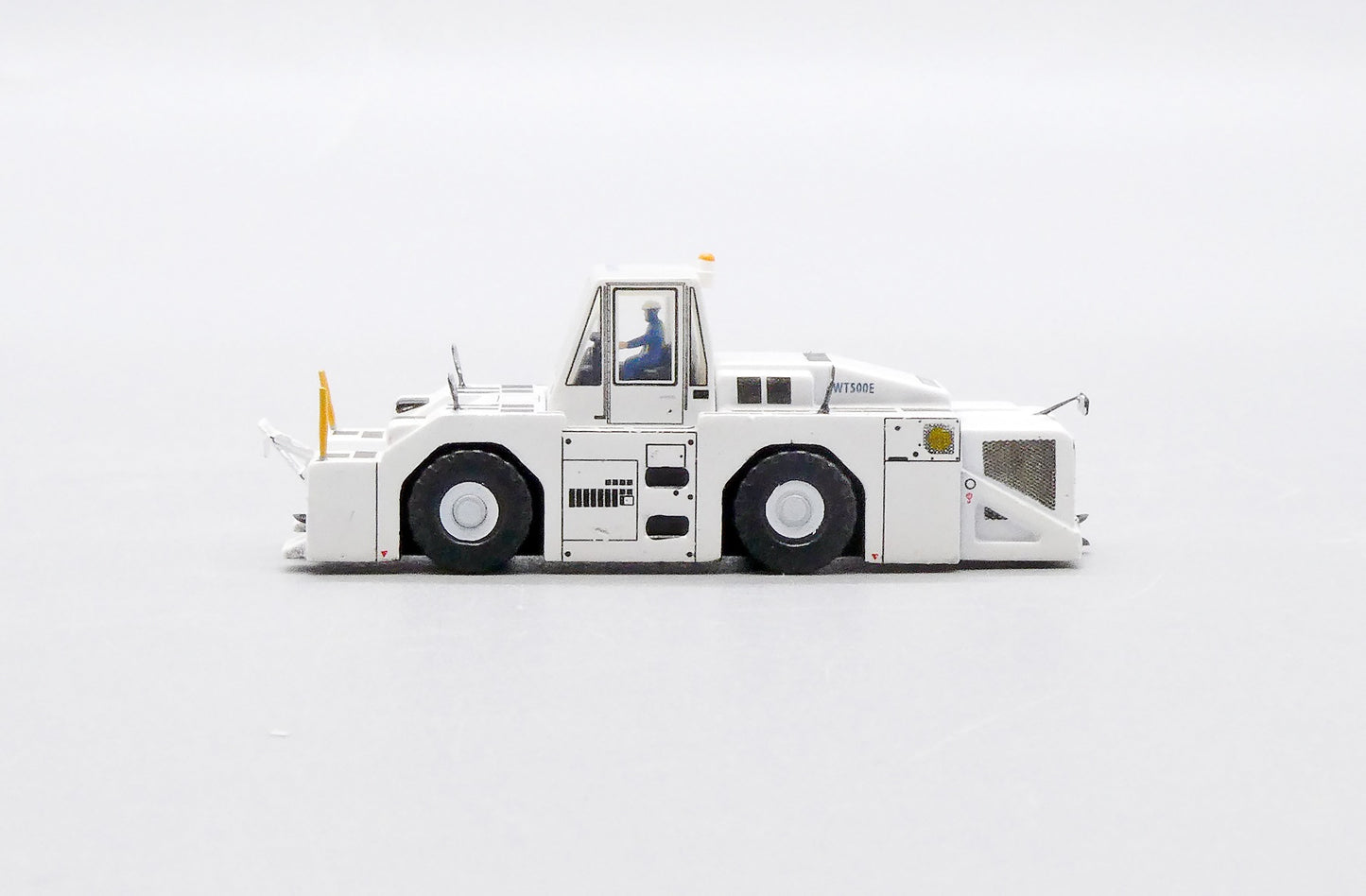 JCWINGS BLANK WT500E TOWING TRACTOR