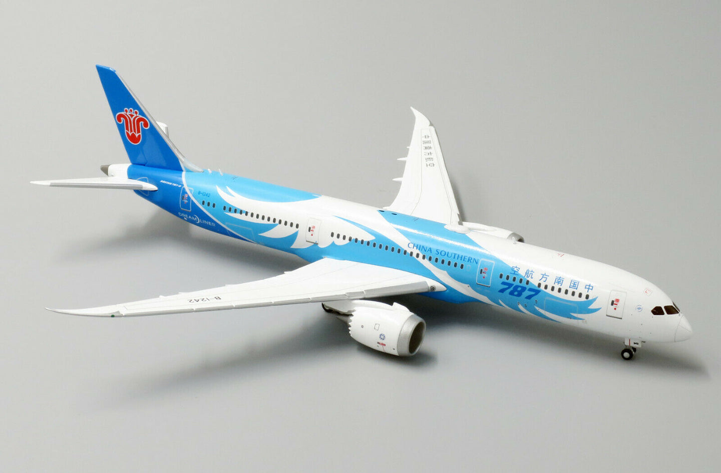 JC WINGS B787-9 DREAMLINER CHINA SOUTHERN AIRLINES REG: B-1242