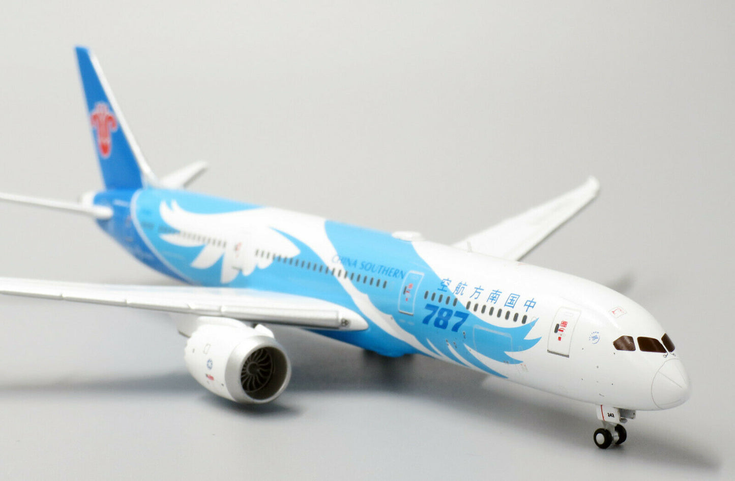 JC WINGS B787-9 DREAMLINER CHINA SOUTHERN AIRLINES REG: B-1242