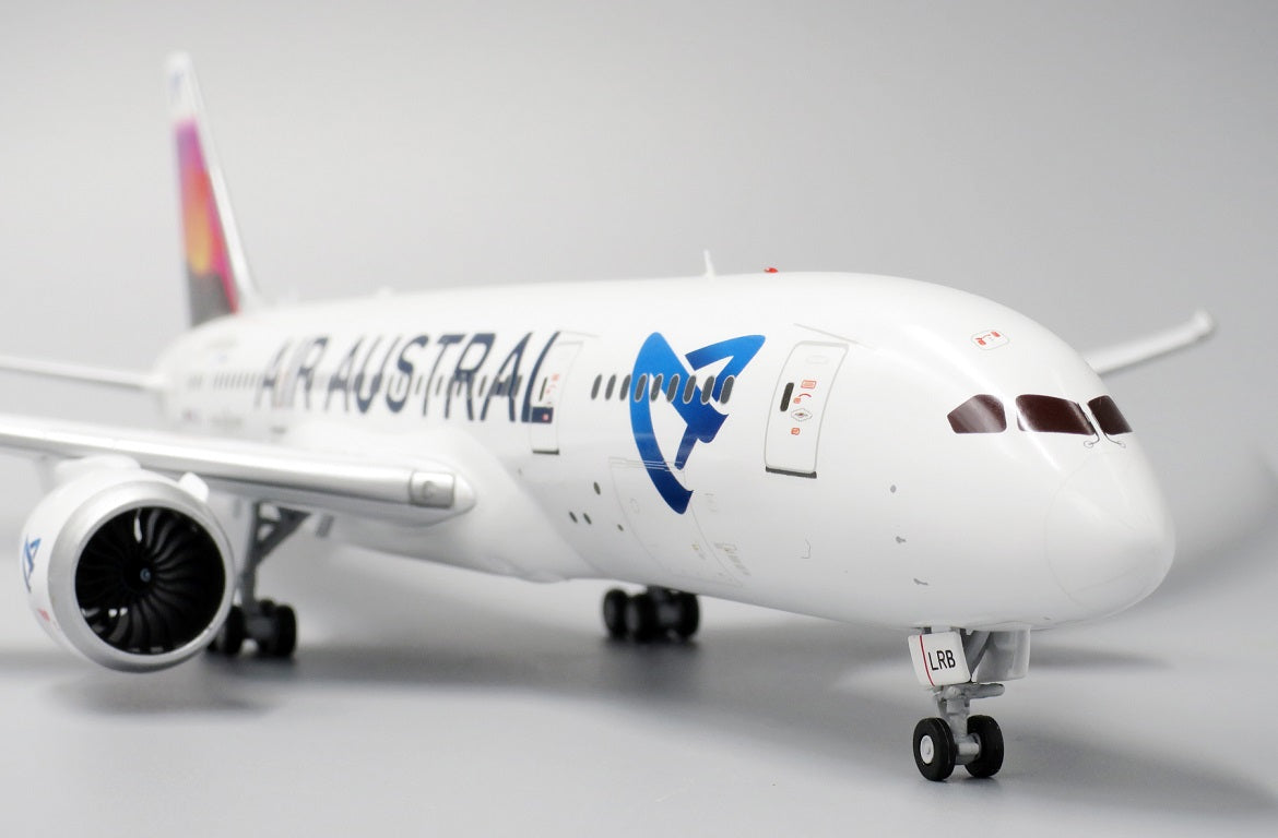 JC WINGS B787-8 DREAMLINER AIR AUSTRAL "VOLCANO" REG: F-OLRB