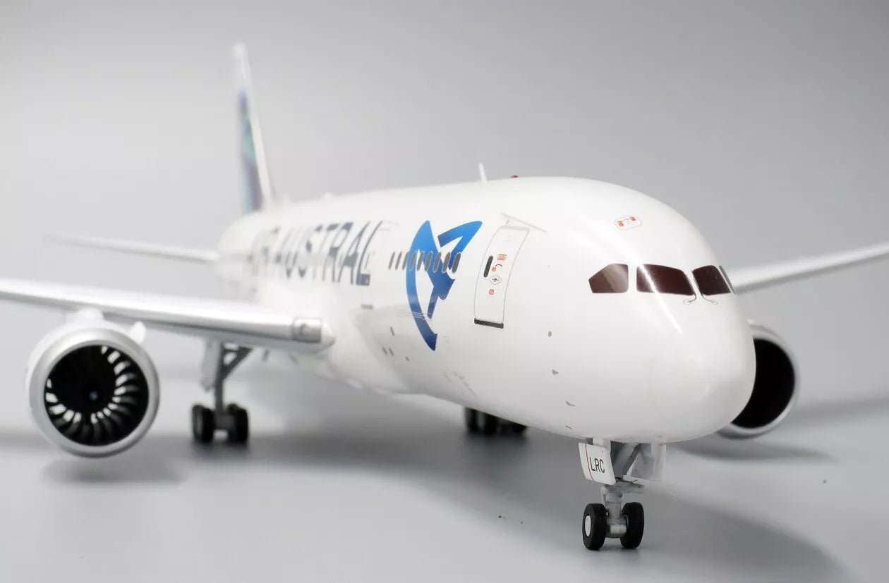 JC WINGS B787-8 DREAMLINER AIR AUSTRAL REG: F-OLRC