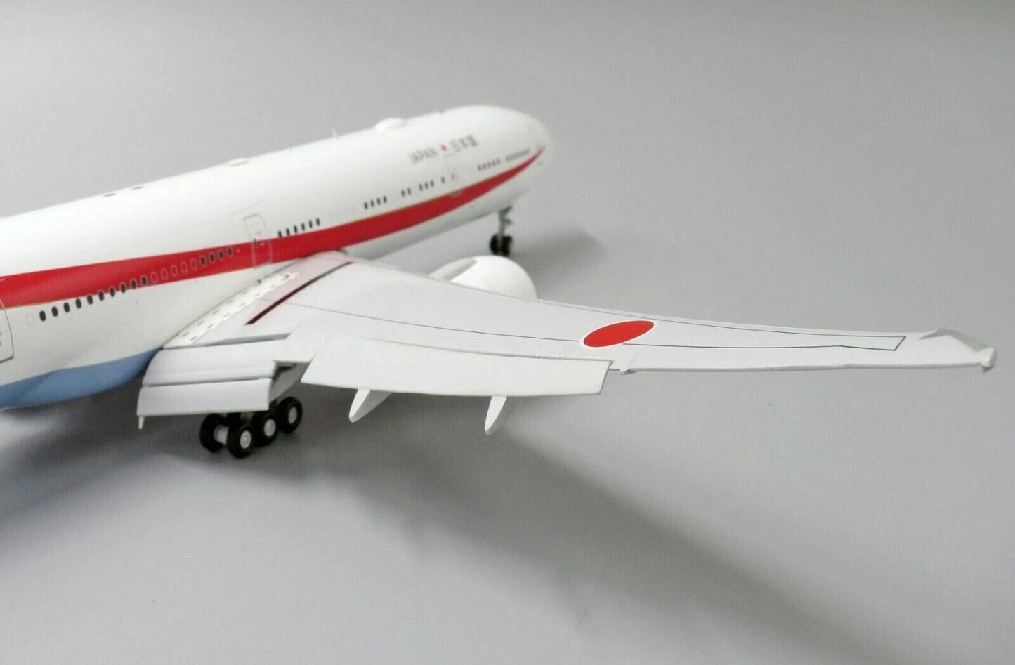 JC WINGS B777-300ER JAPANESE AIR SELF DEFNCE FORCE (JASDF) (FLAPS DOWN) REG: N509BJ