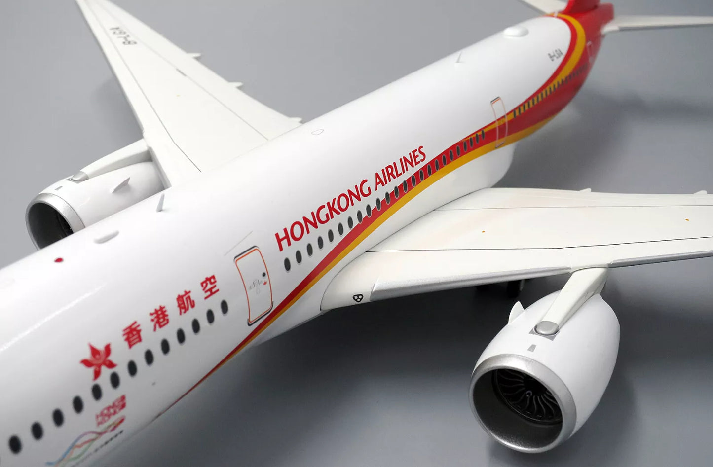 JC WINGS A350-941 HONGKONG AIRLINES REG: B-LGA