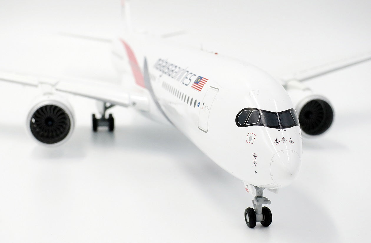 JC WINGS A350-900 MALAYSIA AIRLINES (FLAPS DOWN) REG: 9M-MAB