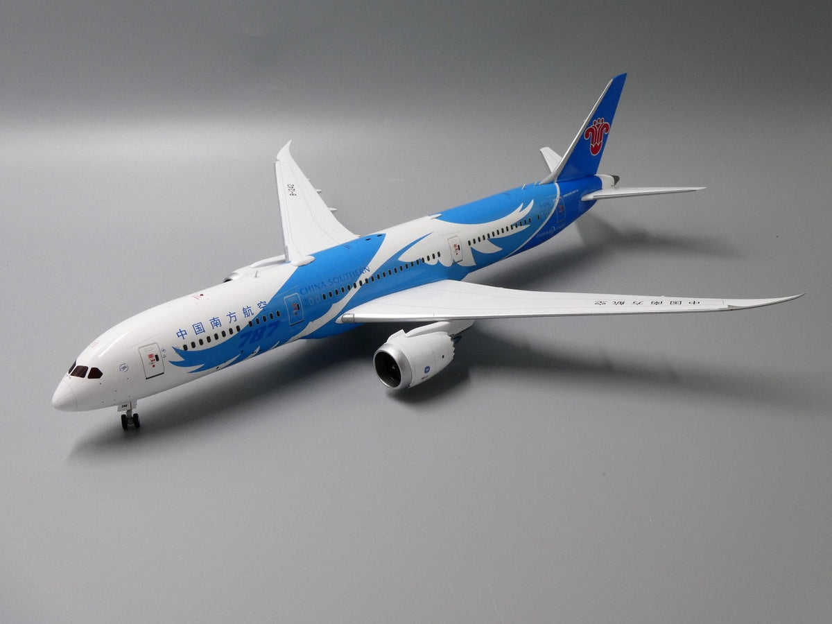 JC WINGS B787-9 DREAMLINER CHINA SOUTHERN AIRLINES REG: B-1242