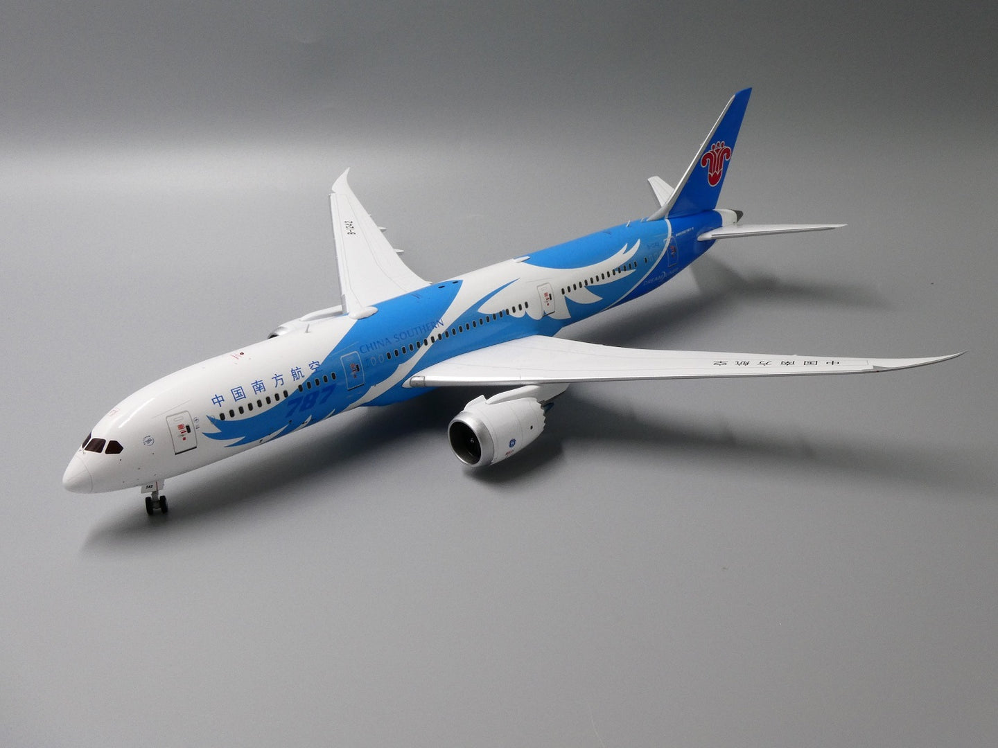 JC WINGS B787-9 DREAMLINER CHINA SOUTHERN AIRLINES REG: B-1242