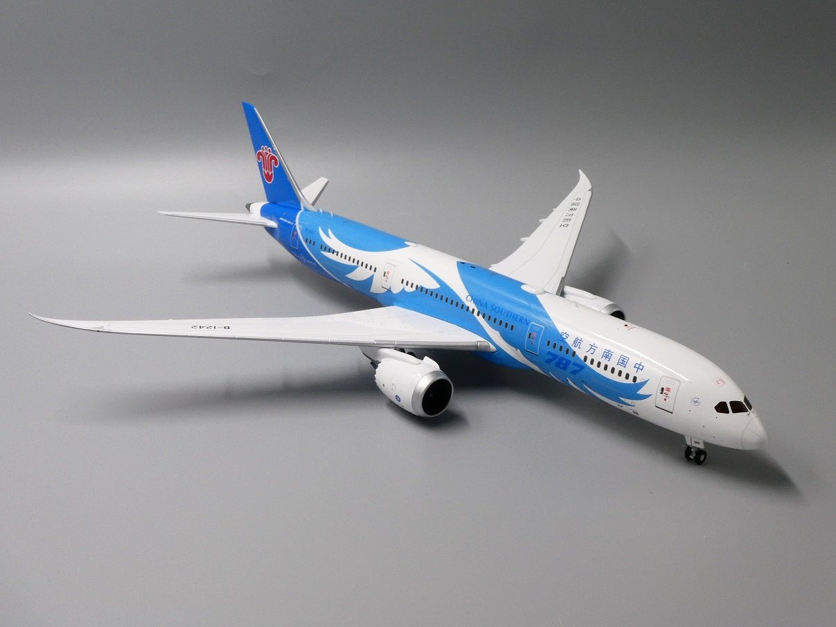 JC WINGS B787-9 DREAMLINER CHINA SOUTHERN AIRLINES REG: B-1242
