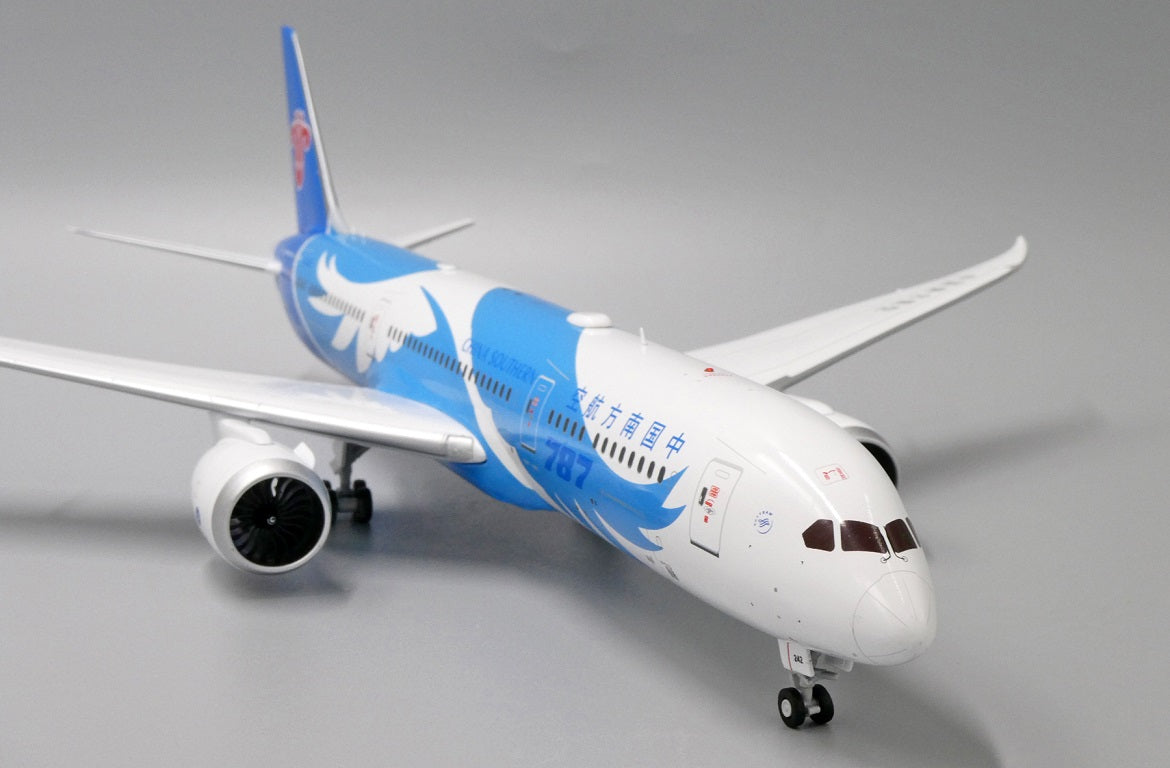 JC WINGS B787-9 DREAMLINER CHINA SOUTHERN AIRLINES REG: B-1242