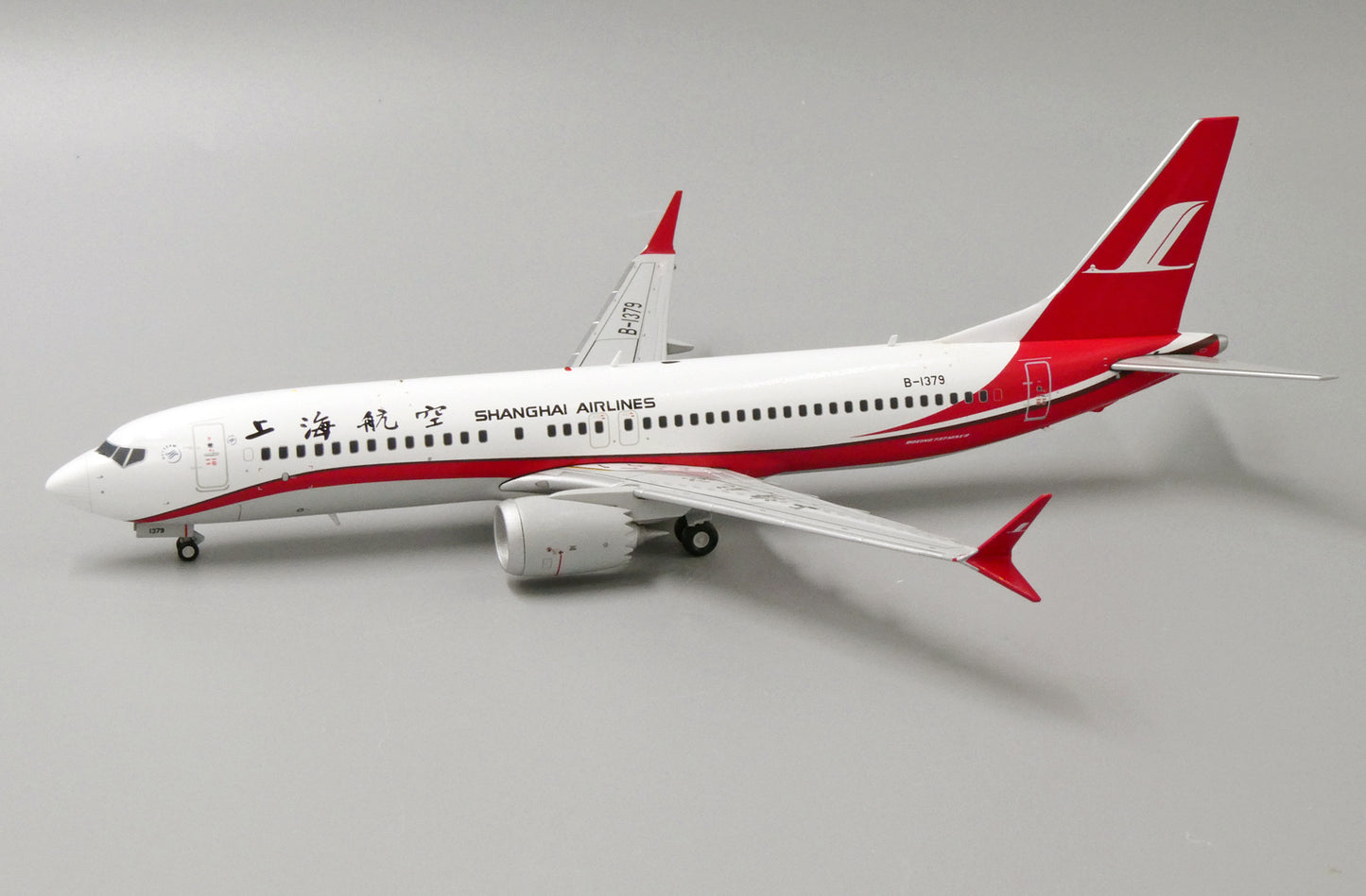 JC WINGS B737 MAX 8 SHANGHAI AIRLINES REG: B-1379